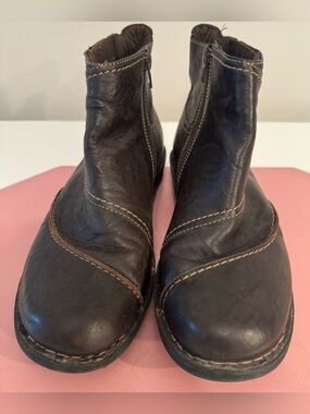 Dark Brown Leather Ankle Boots with Contrast Stitching size 10